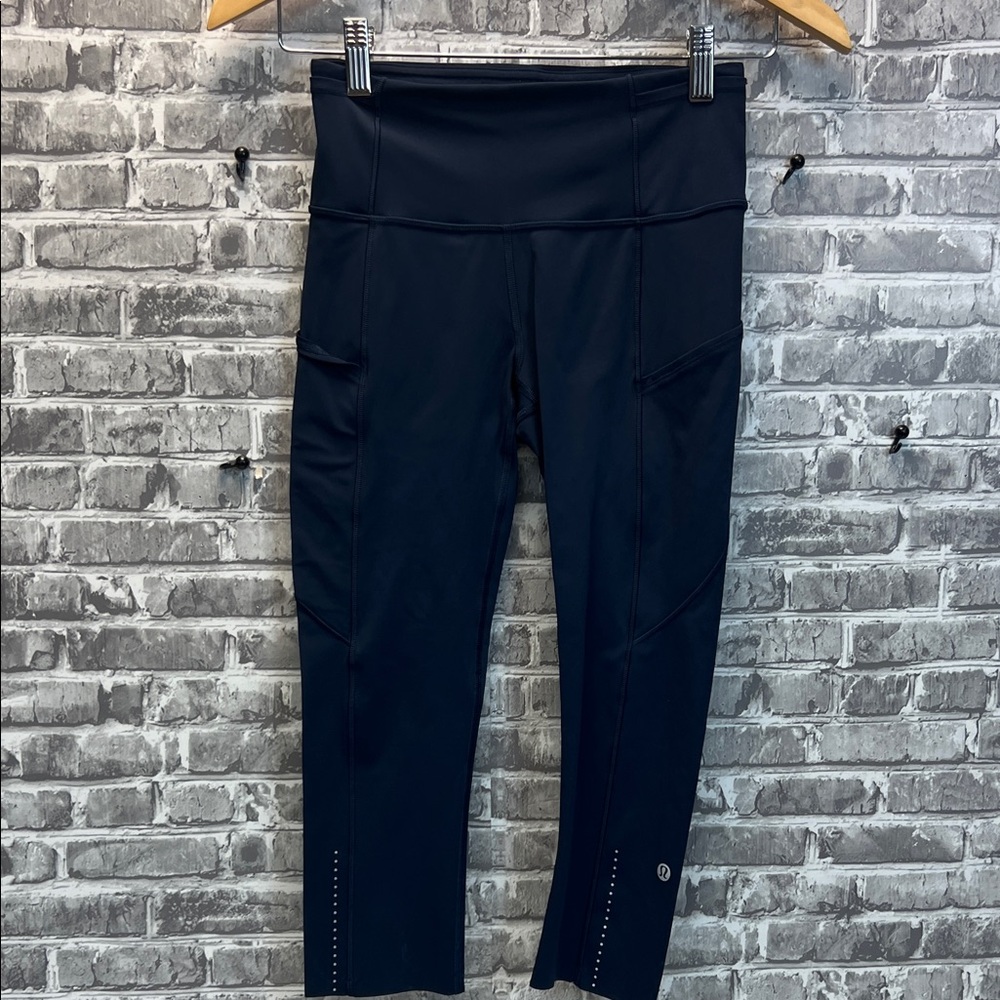Woman's Lululemon capri Leggings